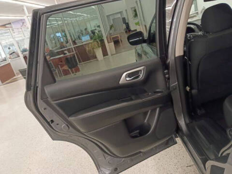 2019 Nissan Pathfinder S