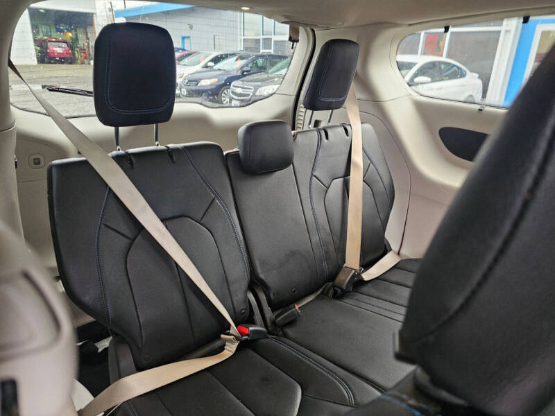 2021 Chrysler Pacifica Touring L