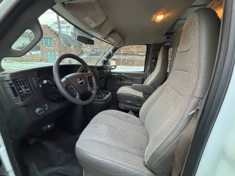 2017 GMC Savana 2500