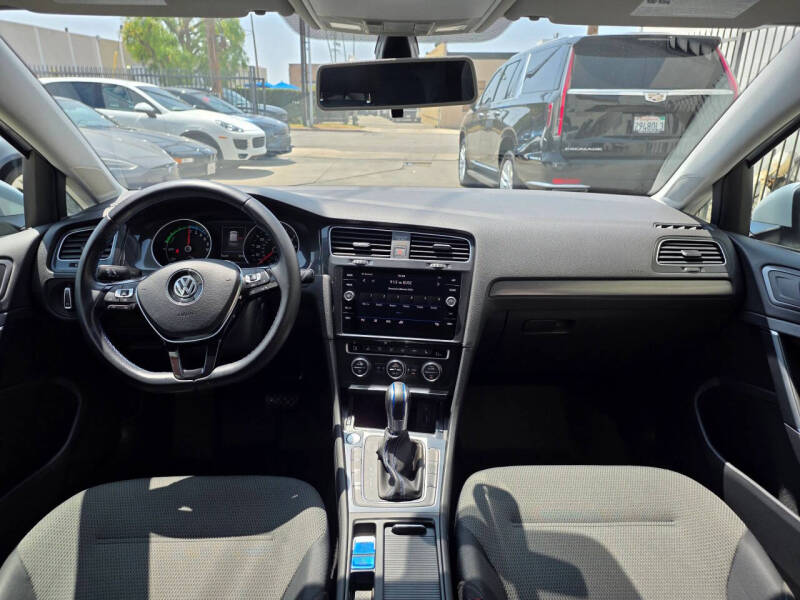 2019 Volkswagen e-Golf SE