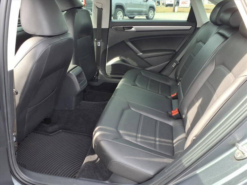 2018 Volkswagen Passat 2.0T R-Line