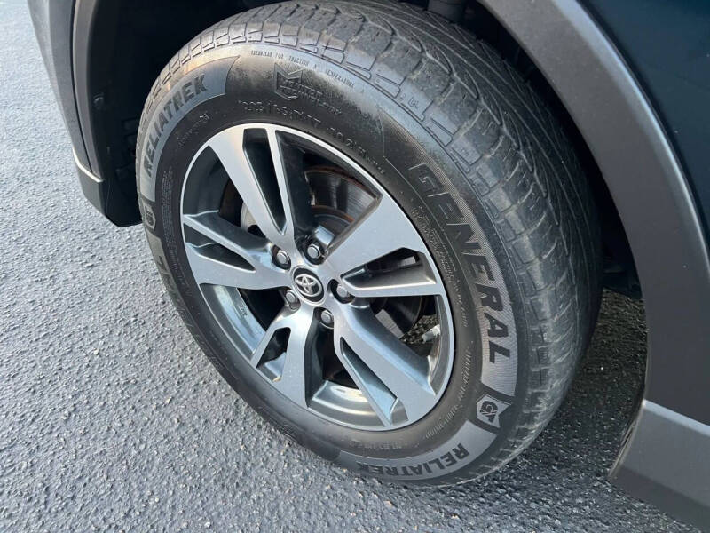 2017 Toyota RAV4 XLE