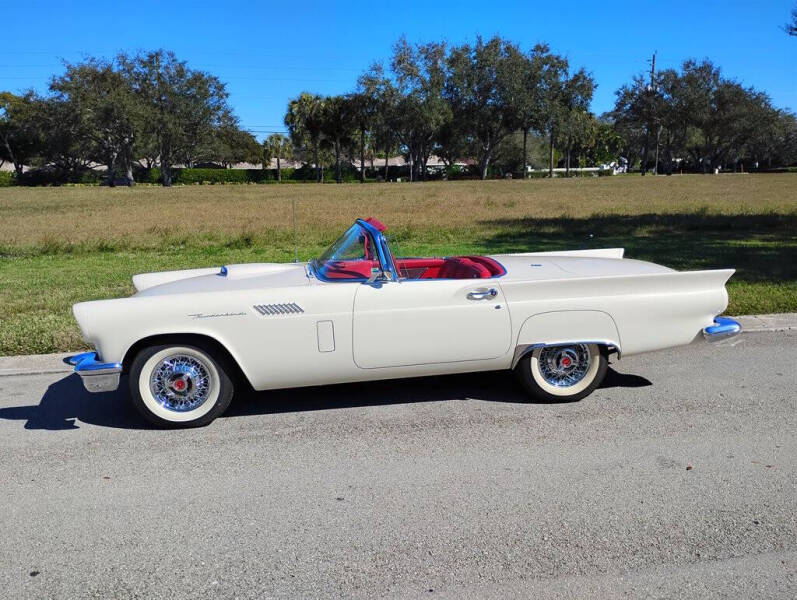 1957 Ford Thunderbird