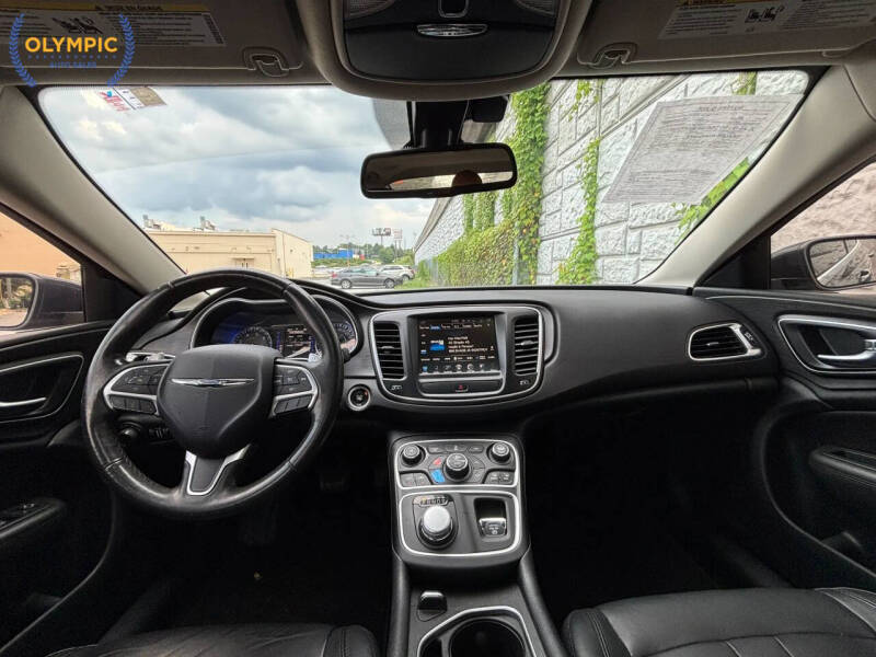 2017 Chrysler 200 Limited Platinum