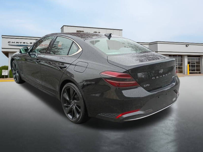 2023 Genesis G70