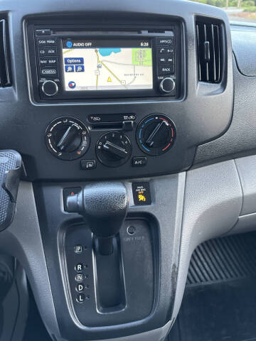 2017 Nissan NV200 SV