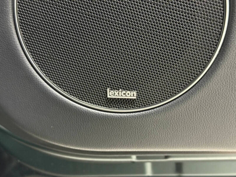 2024 Genesis GV70 2.5T Standard