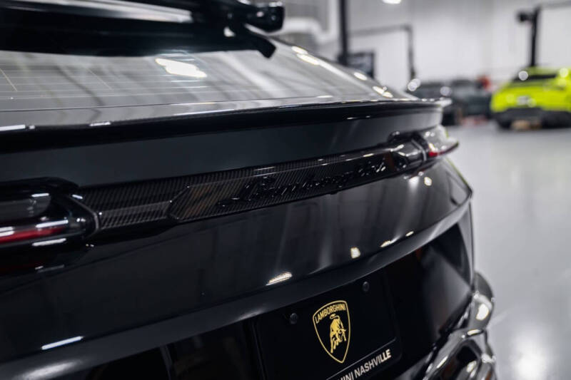 2024 Lamborghini Urus Performante