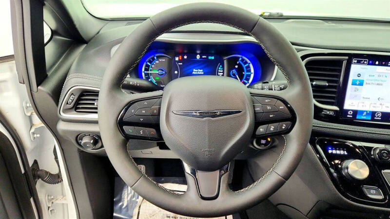 2024 Chrysler Pacifica Plug-In Hybrid