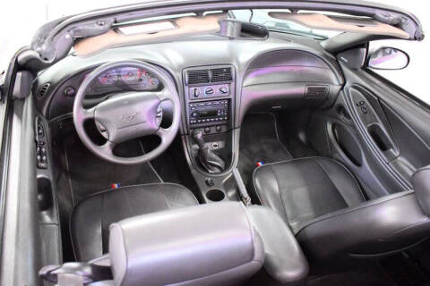 2004 Ford Mustang Deluxe