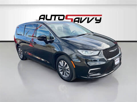 2024 Chrysler Pacifica Plug-In Hybrid Select