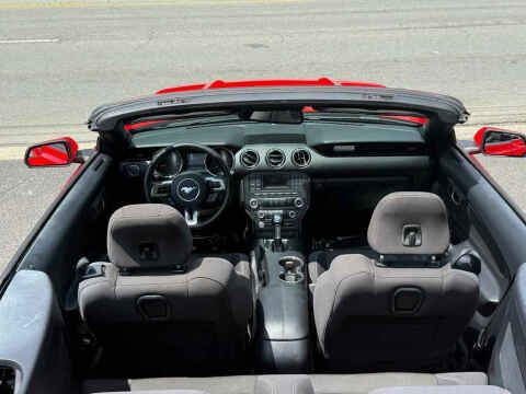 2015 Ford Mustang V6