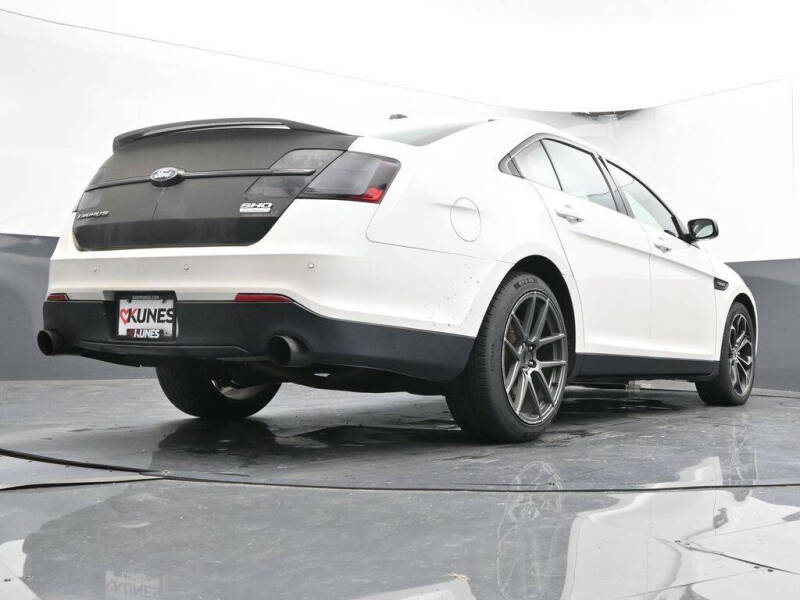 2017 Ford Taurus SHO