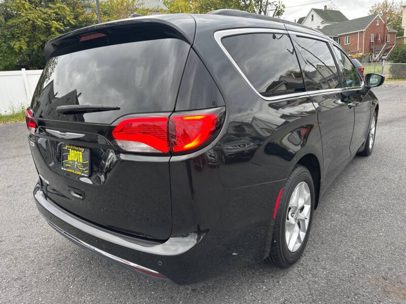 2017 Chrysler Pacifica Touring Plus