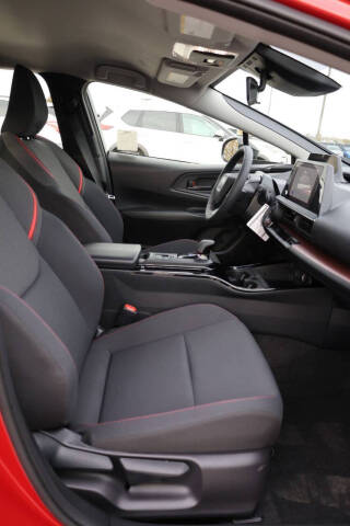 2025 Toyota Prius Plug-in Hybrid SE