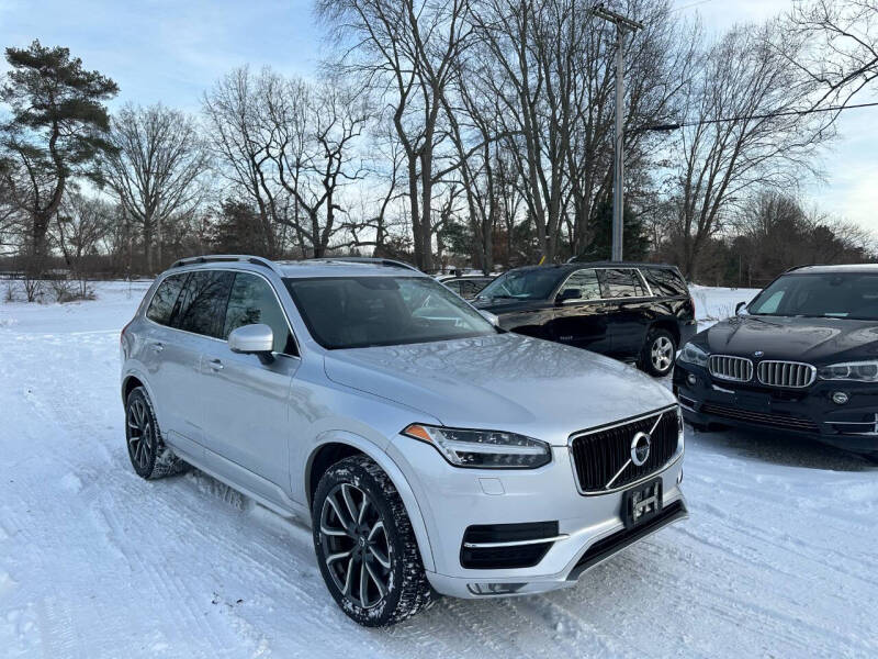 2016 Volvo XC90 T6 Momentum