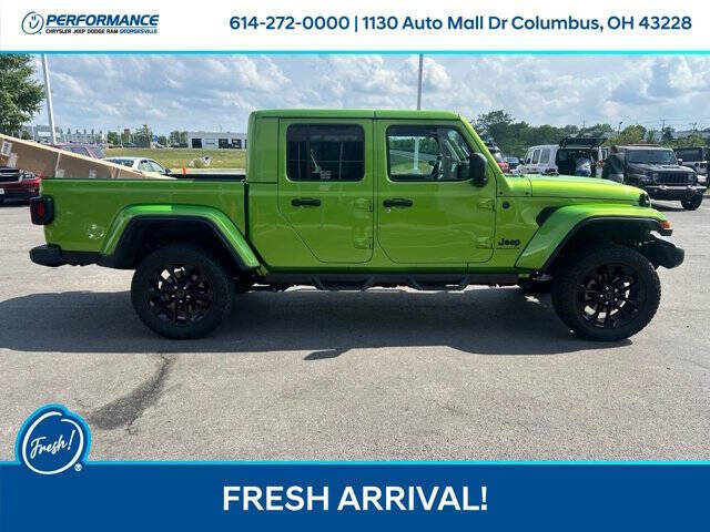 2025 Jeep Gladiator NightHawk