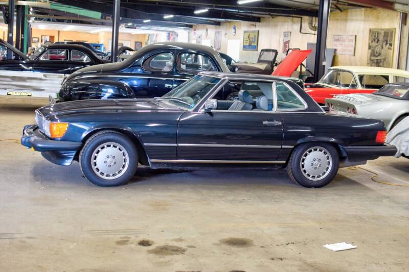 1986 Mercedes-Benz 560-Class for sale at Hooked On Classics in Victoria MN