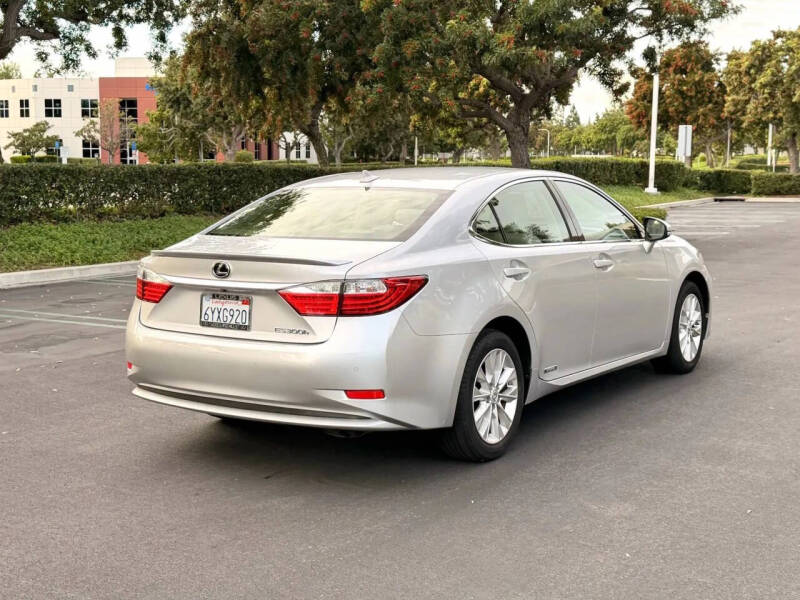 2013 Lexus ES 300h