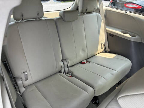 2012 Toyota Sienna