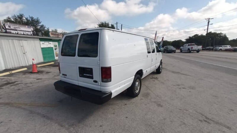 2005 Ford E-Series E-250