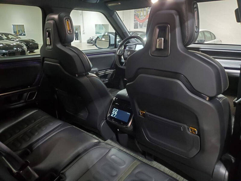2024 Rivian R1S