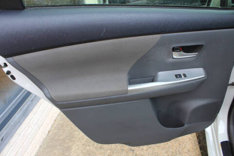 2013 Toyota Prius v Three