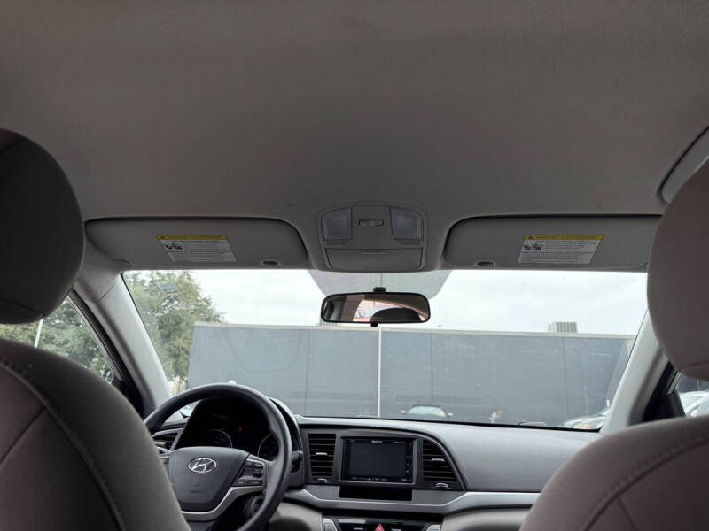 2018 Hyundai Elantra SE