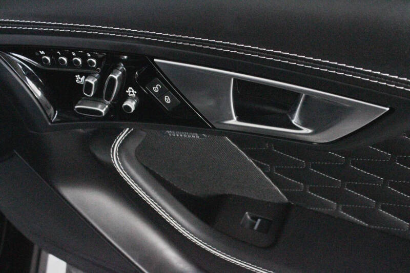 2017 Jaguar F-TYPE SVR