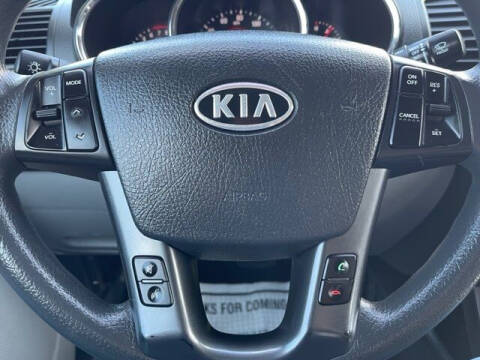 2011 Kia Sorento LX