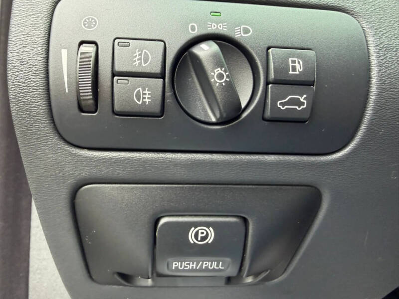 2011 Volvo XC70 3.2