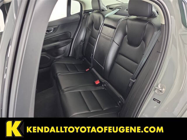 2024 Volvo S60 B5 Core Dark Theme