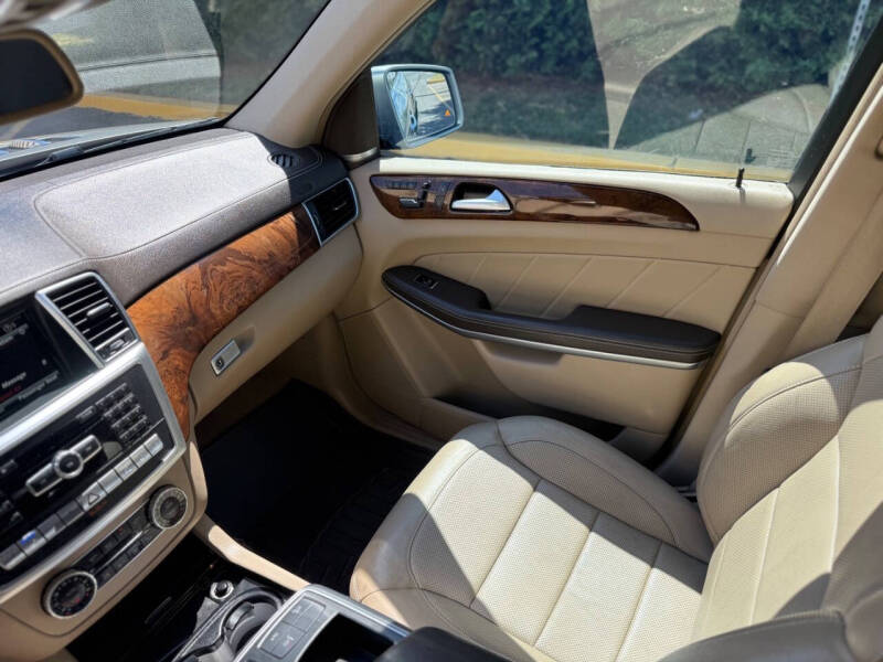 2014 Mercedes-Benz GL-Class GL 550 4MATIC