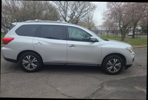 2017 Nissan Pathfinder SV