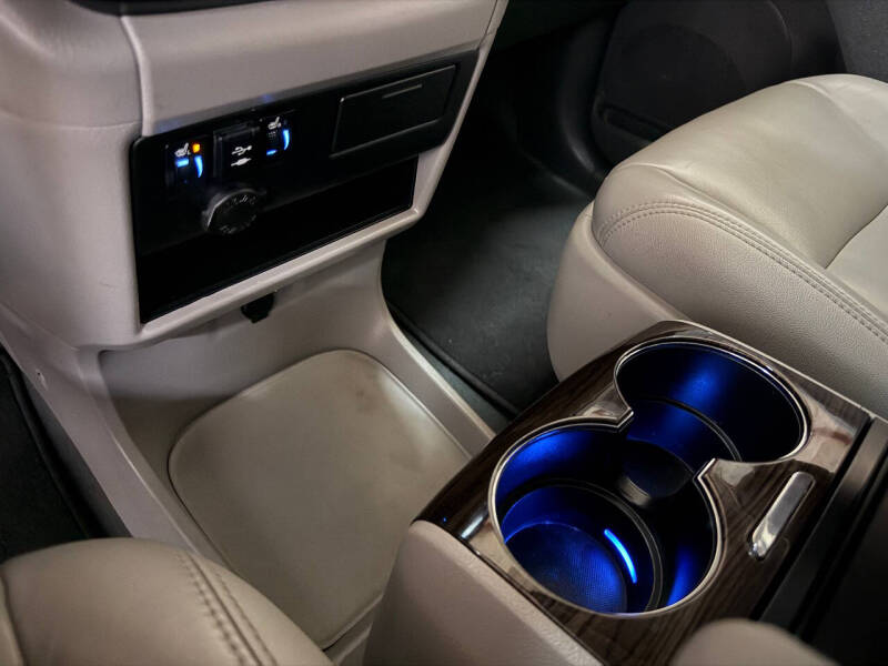 2020 Toyota Sienna XLE Premium 8-Passenger