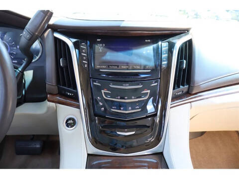 2017 Cadillac Escalade Luxury