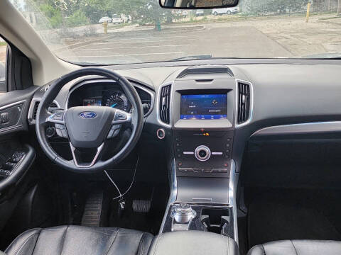 2020 Ford Edge Titanium