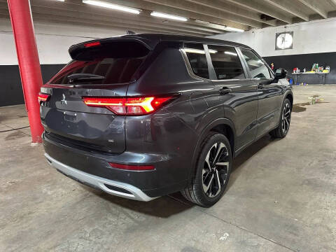 2024 Mitsubishi Outlander SE