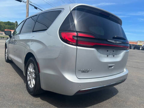 2024 Chrysler Pacifica Touring L