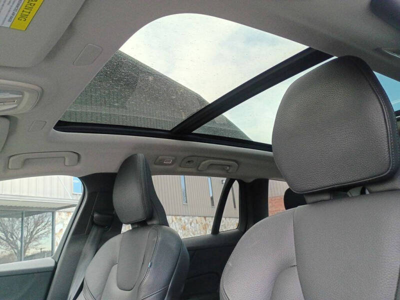 2025 Volvo V60 Cross Country B5 Plus