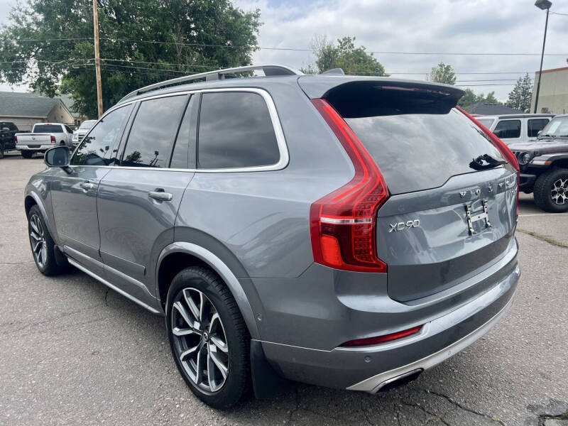 2016 Volvo XC90 T6 Momentum