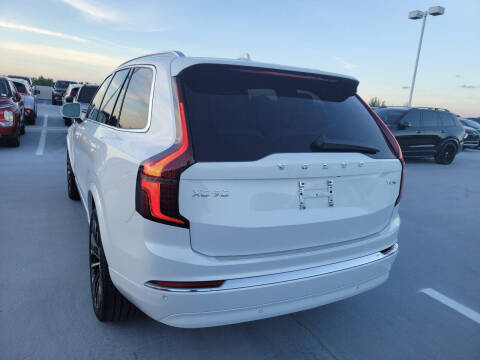 2026 Volvo XC90 T8 Core