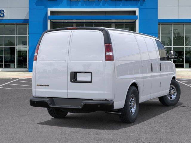 2025 Chevrolet Express 2500