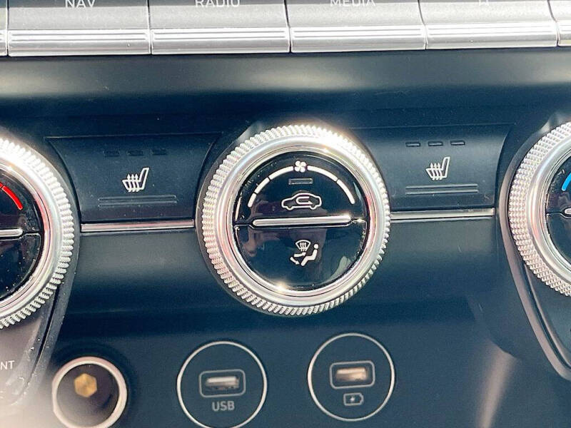 2023 Genesis G70