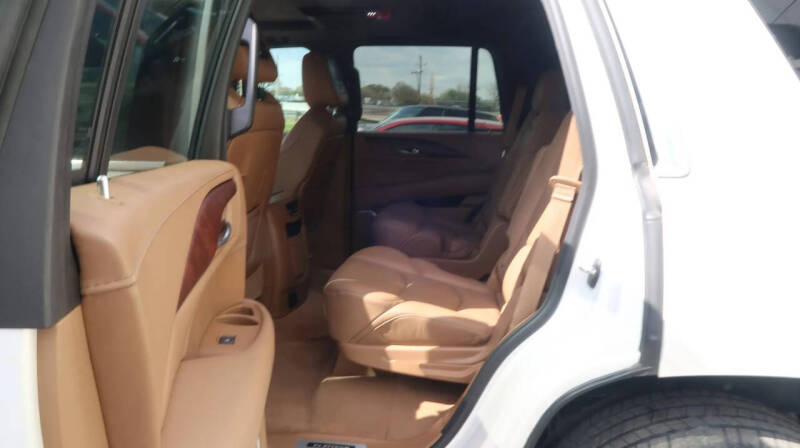 2017 Cadillac Escalade Platinum