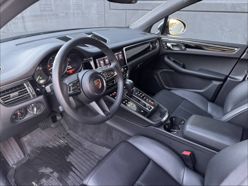 2025 Porsche Macan