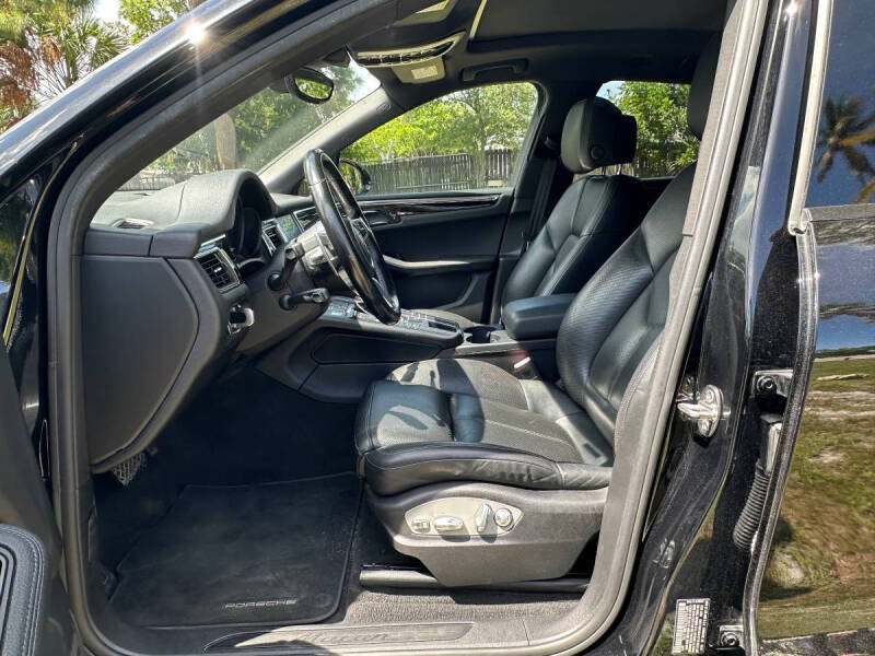 2017 Porsche Macan Turbo