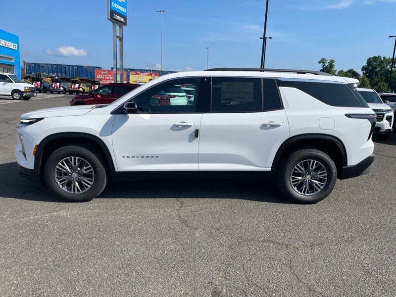 2025 Chevrolet Traverse LT