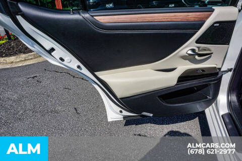 2024 Lexus ES 300h Luxury