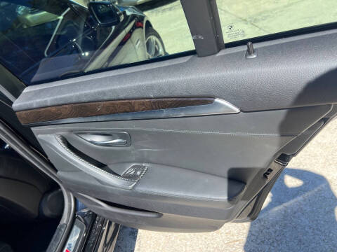 2016 BMW 5 Series 528i